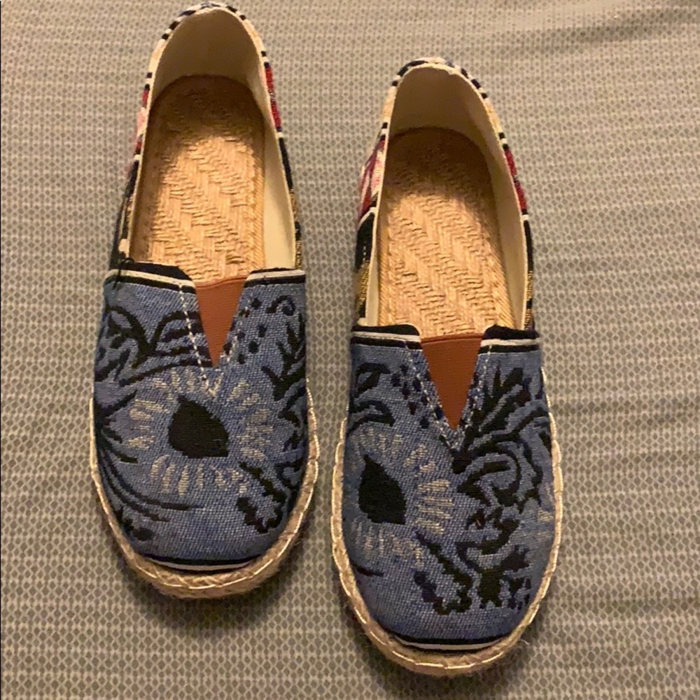 Flats with Canvas